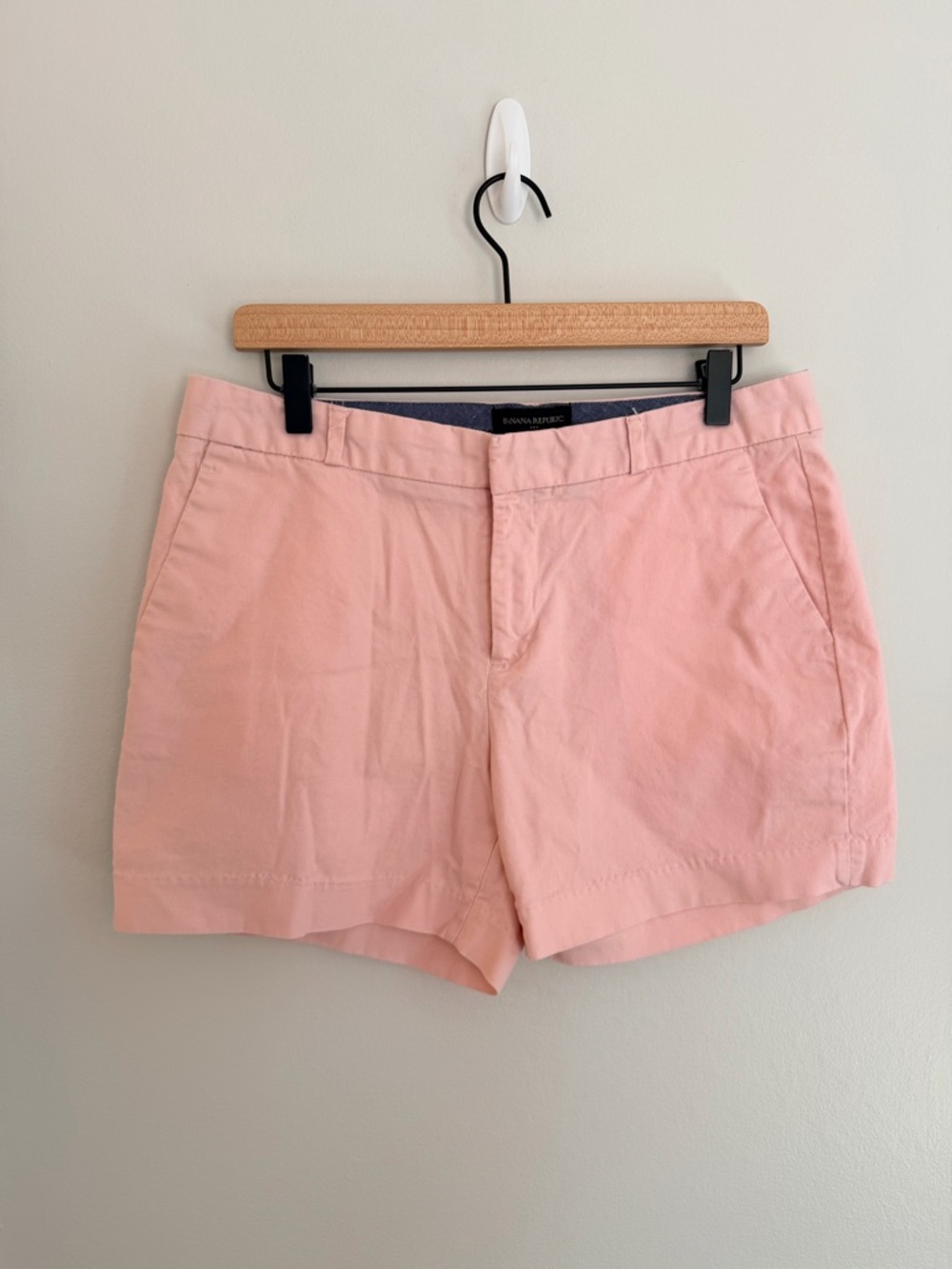 Banana Republic Light Pink Chino Shorts Women’s Size 10 5” Inseam Stretch